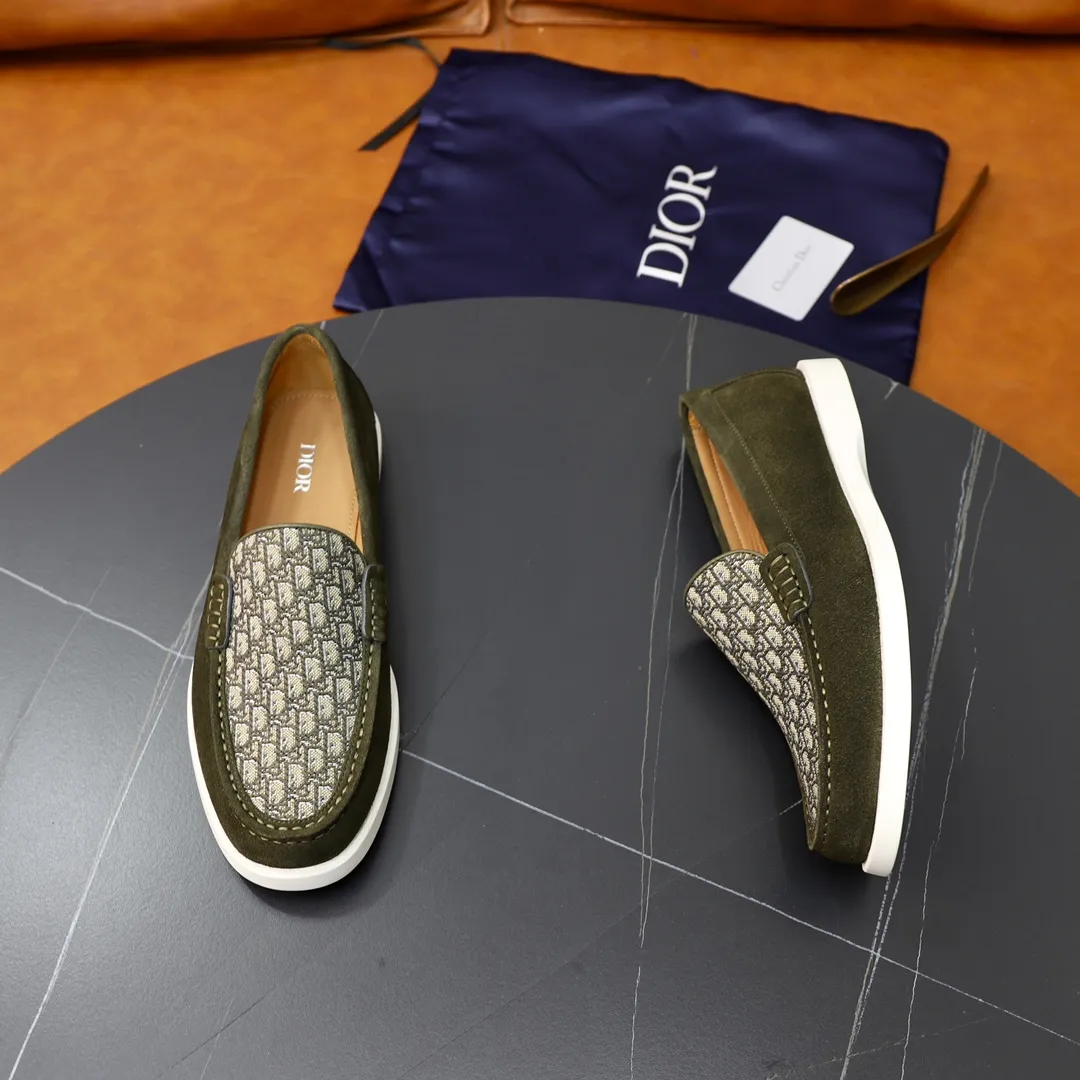 Ex-factory price: 540🙅‍♂️🙅‍♂️🙅‍♂️ Brand: Dior DIOR Standard code: Men's code 38/44 (45 can be customized) Grade: Same as the official website Material: Original cowhide stitching, cowhide lining, original TPU wear-resistant soft outsole Style categories: Leisure and sports version, footwear for driving, young fashion, European and American trends, British style Color: actual picture color